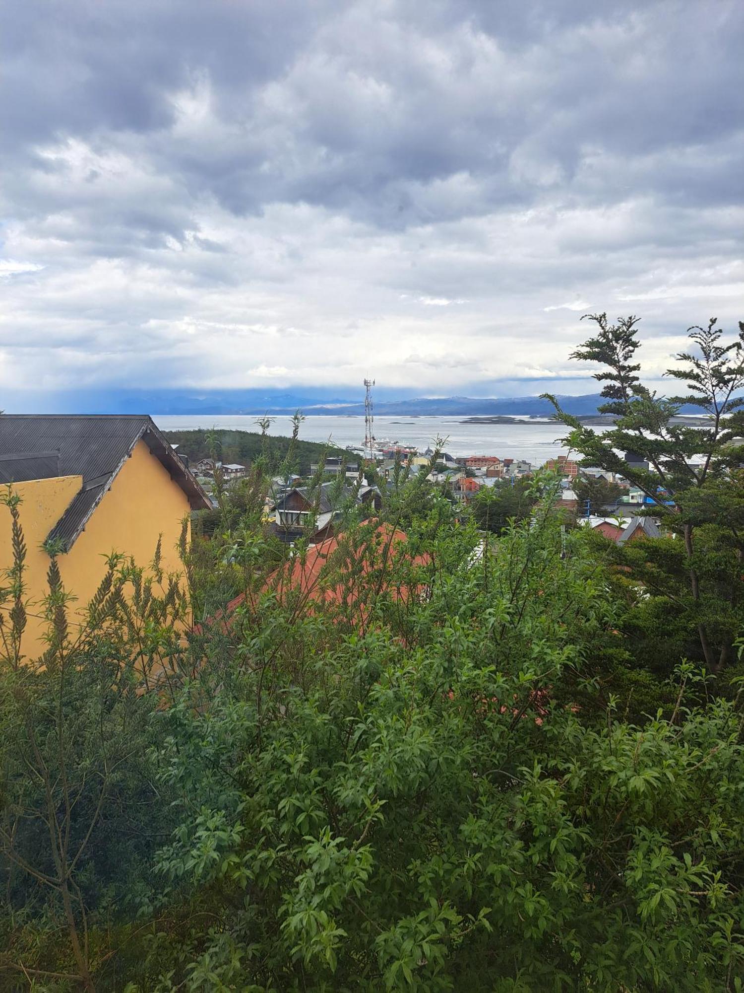 Alem 3C Apartment Ushuaia Bagian luar foto